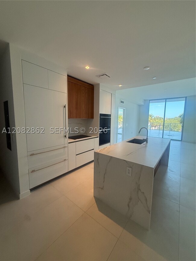 Building Photo - 1400 Biscayne Blvd