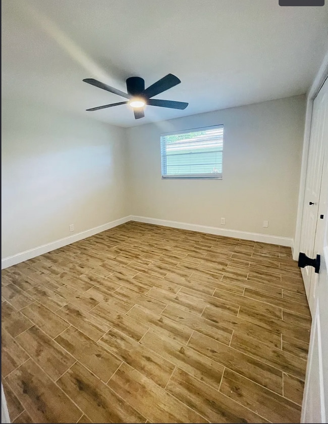 Foto del edificio - Glen Ave