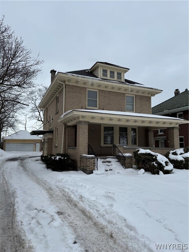 Foto del edificio - 121 Humboldt Pkwy