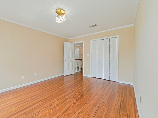 Building Photo - 709 Lakeside Landing Ct