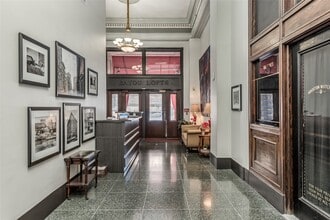 Building Photo - 915 Franklin St