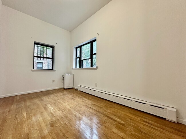 Foto del edificio - 306 W 106th St