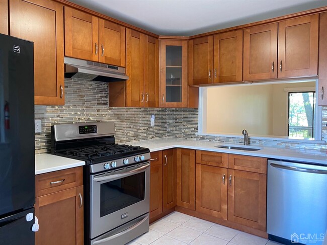Building Photo - 1405 Woodbridge Commons Way