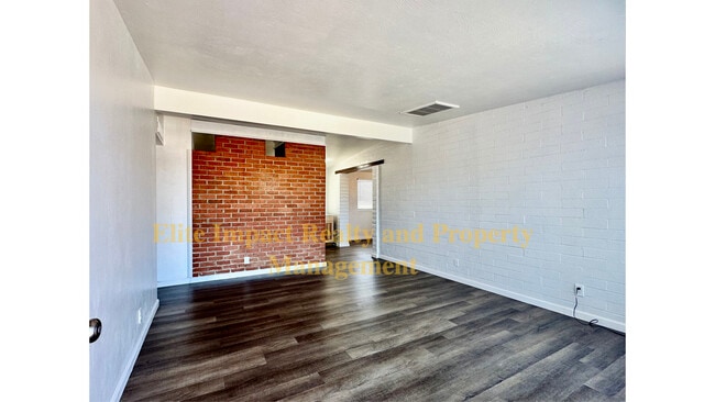 Photo - 917 W Illinois St House