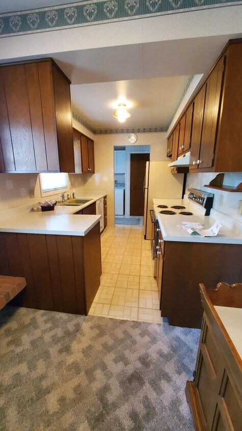 Kitchen - 7415 Antebellum Dr