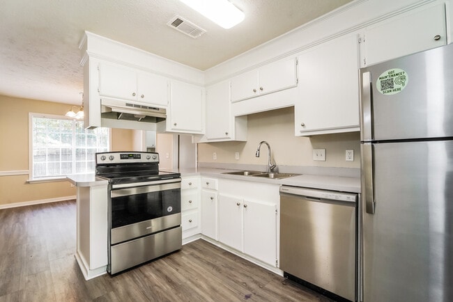 Building Photo - 145 Bellegrove Cir