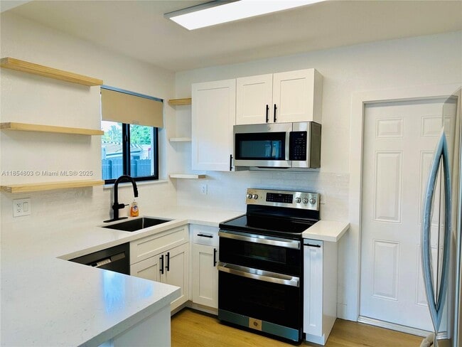 Foto del edificio - 12225 NW 17th Pl