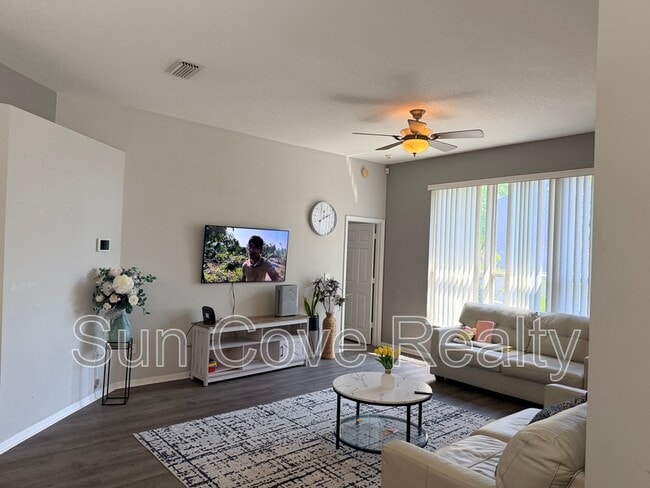 Building Photo - 8833 Cypress Hammock Dr