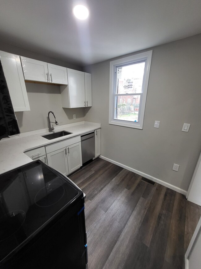 Building Photo - 132 N 50th St