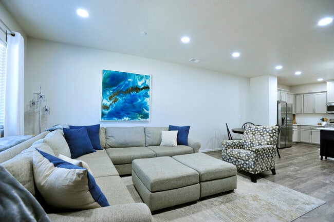 Sala de estar - 3014 Barnstormer St