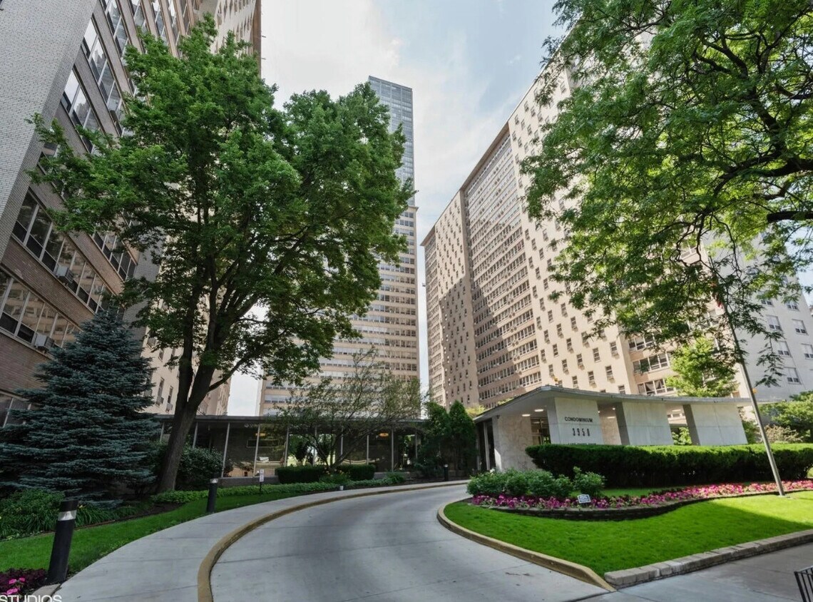 Foto principal - 3950 N Lake Shore Dr
