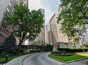 Building Photo - 3950 N Lake Shore Dr