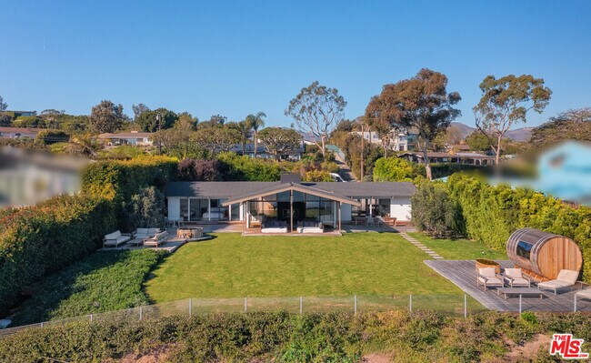 Foto del edificio - 29046 CLIFFSIDE Dr