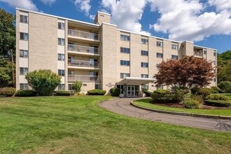 Building Photo - 300 Park Terrace Dr