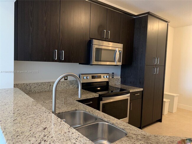 Foto del edificio - 10730 NW 66th St