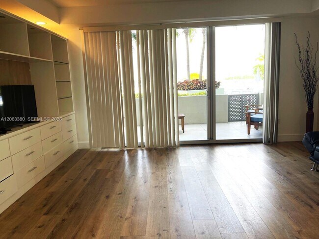 Foto del edificio - 1200 West Dr