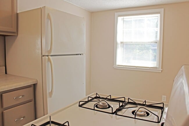 Building Photo - 1-Bedroom, 1-Bath House for Rent