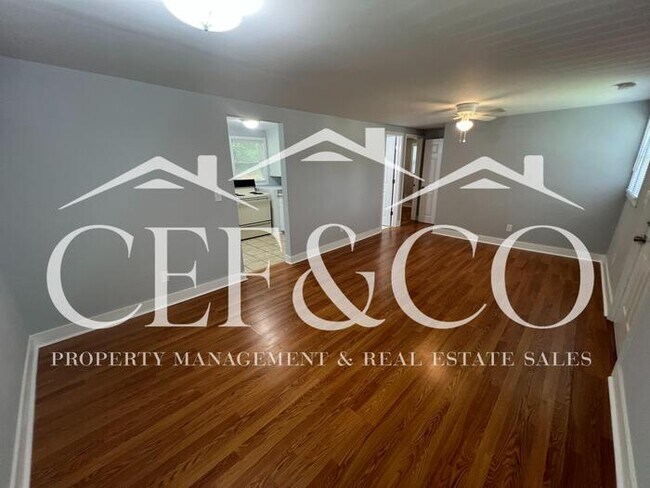 Foto del edificio - Cozy 2 bedroom 1 bathroom home now available in Moore