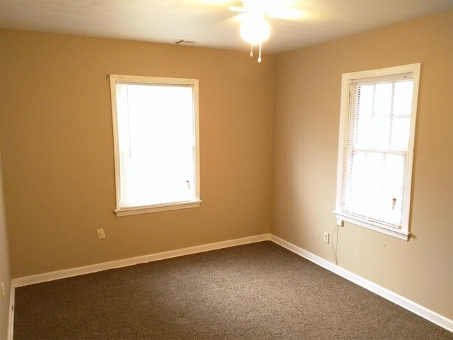 Building Photo - 1169 Bellevidere Dr