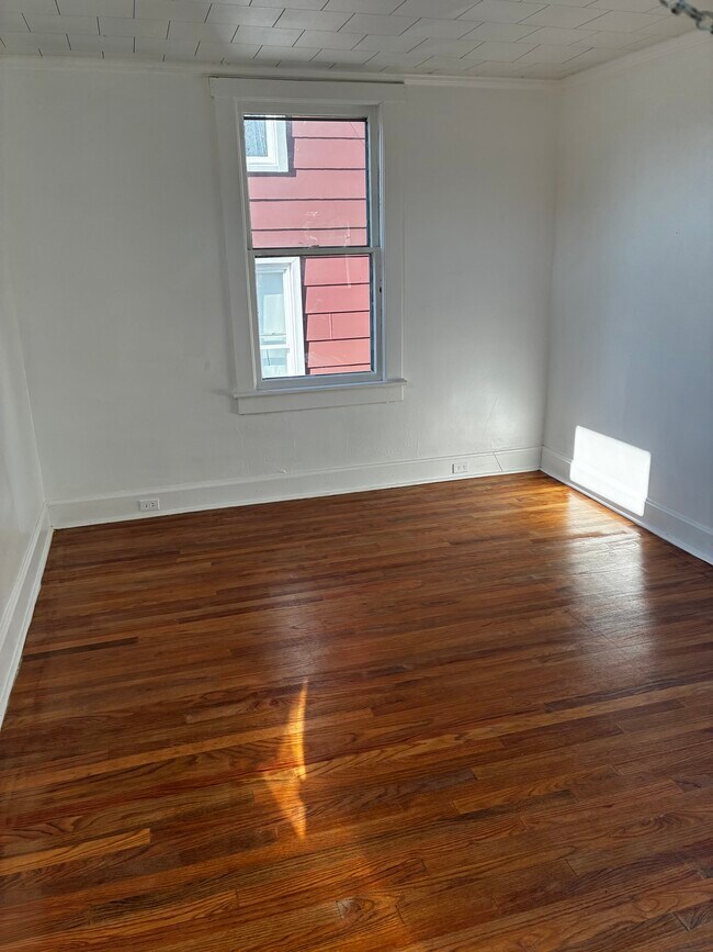 Foto del edificio - 636 Russell Ave