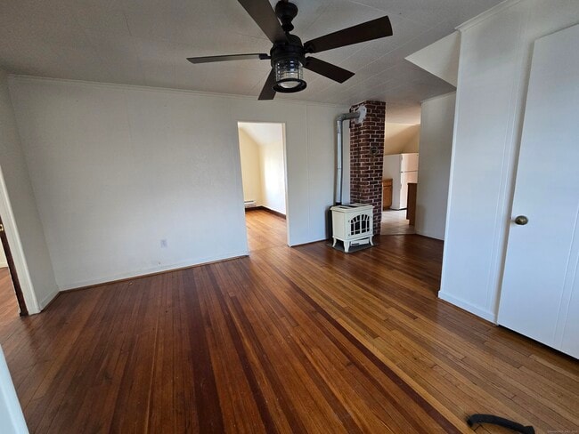 Foto del edificio - 389 Carroll Ave