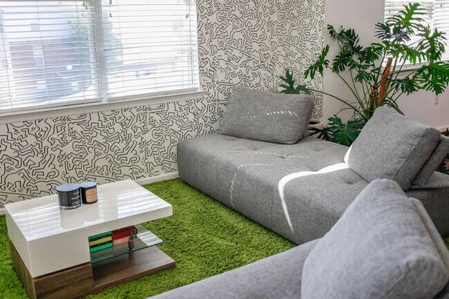 Foto del edificio - Riverside  Condo-RARE-Ready Jan 26