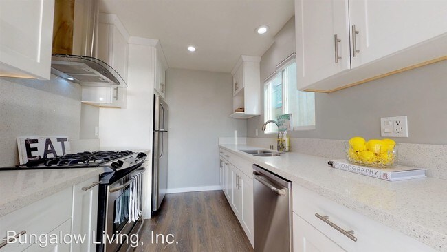 Building Photo - 802 19th St