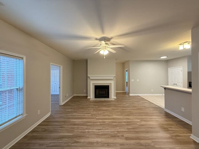 Building Photo - 6941 Hanesbrook Cir
