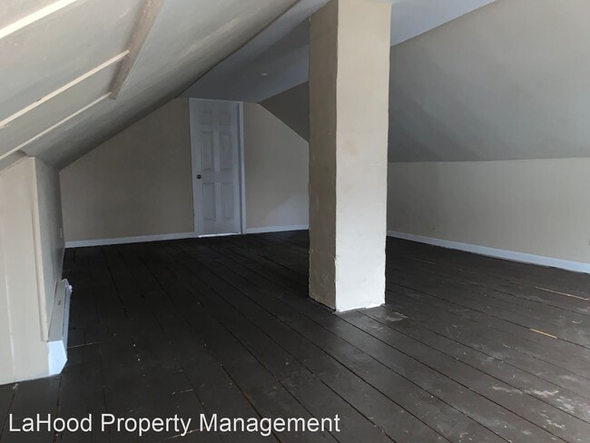 Building Photo - 3 br, 1 bath House - 1021 Armstrong Ave