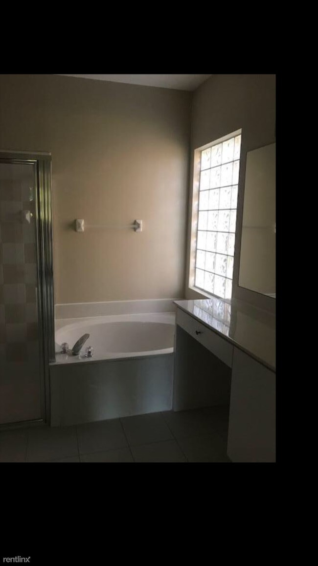Foto del edificio - 220 Seminole Lakes Dr