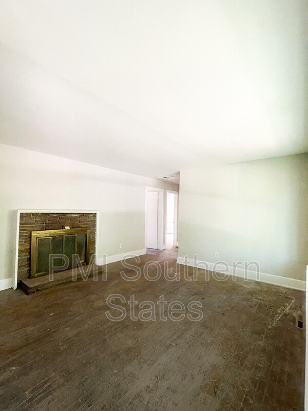 8 Prince Ave, Greenville, SC 29605 House Rental in Greenville, SC