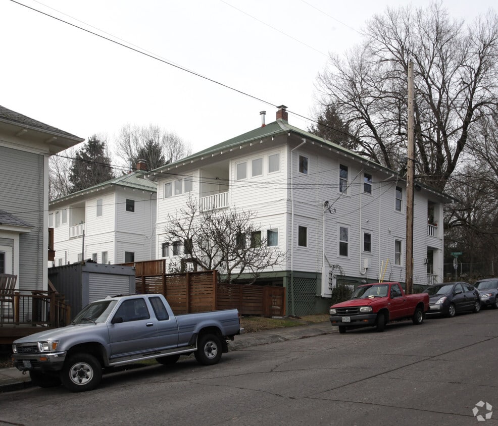 Building Photo - 2526-2536 SE Morrison St
