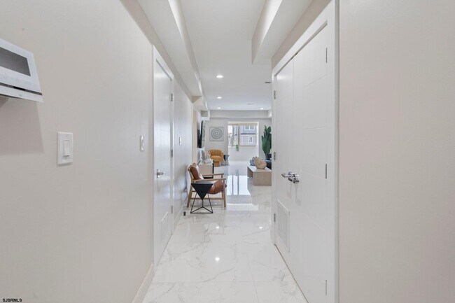Foto del edificio - 5311 Atlantic Ave