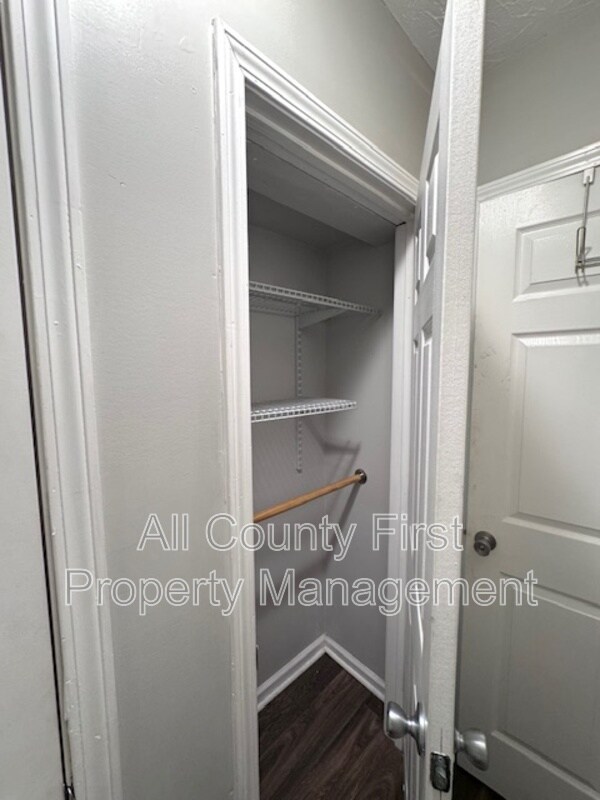 Foto del edificio - 927 Fortress Ave SW