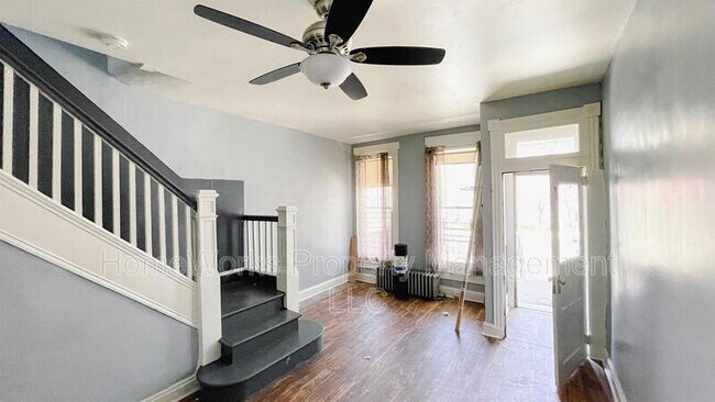 Building Photo - 304 N Pulaski St