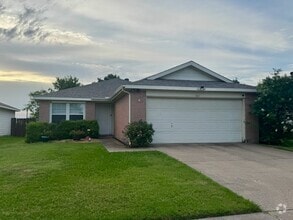 Building Photo - 911 Live Oak Dr