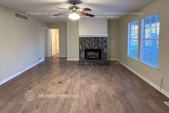 Foto del edificio - 15 Tracey Ln