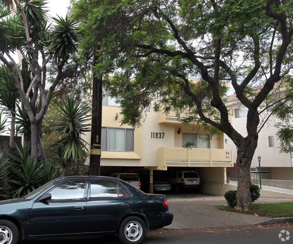 Foto del edificio - 11937 Kiowa Ave
