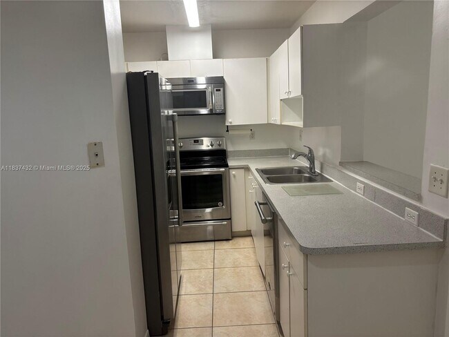 Building Photo - 9620 SW 138th Ave