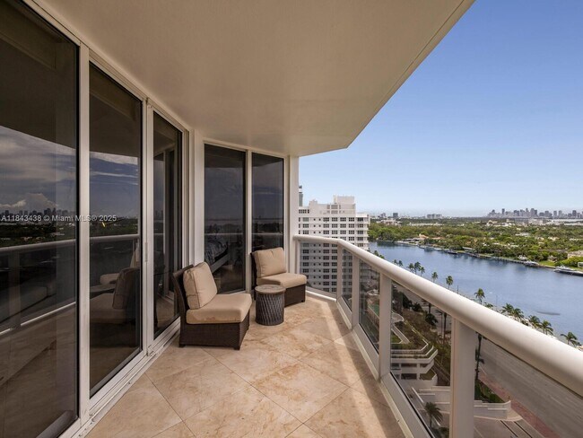 Foto del edificio - 4779 Collins Ave