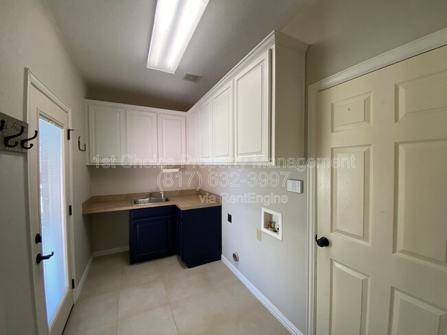 Building Photo - 112 Prairie Ridge Dr