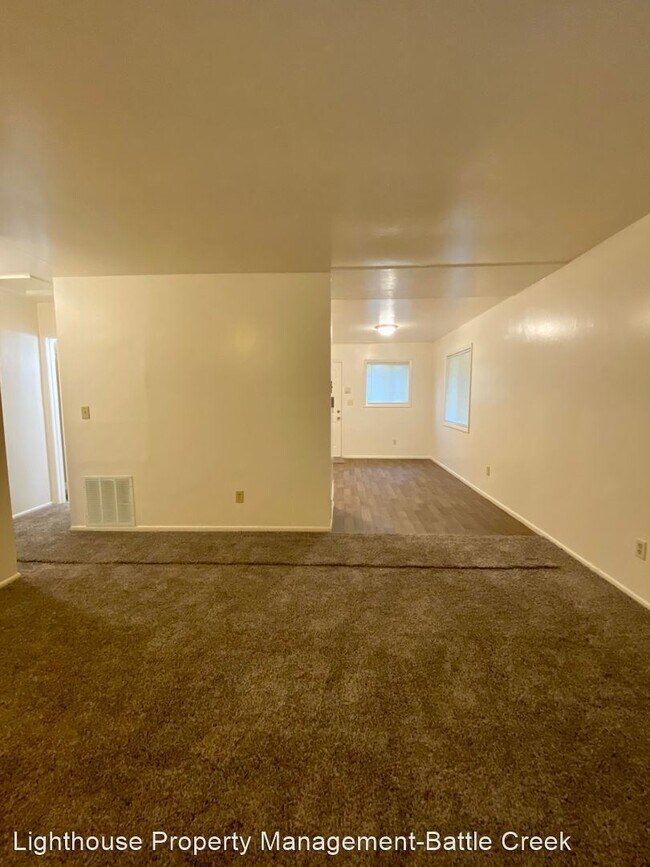 Building Photo - 2 br, 1 bath House - 58 E Baldwin Ave