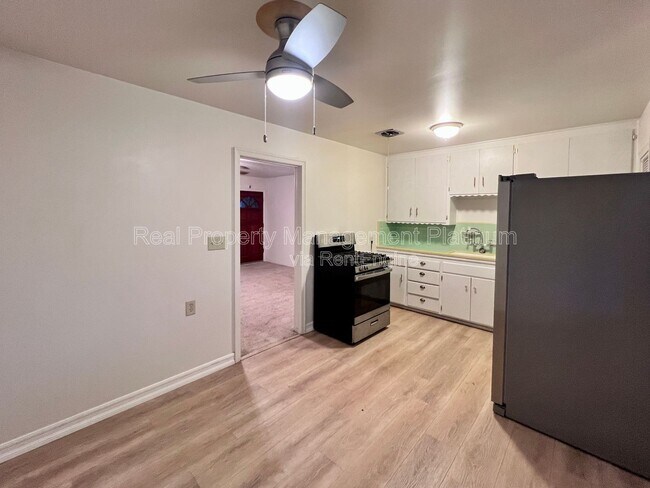 Foto del edificio - 1132 W Saginaw Way