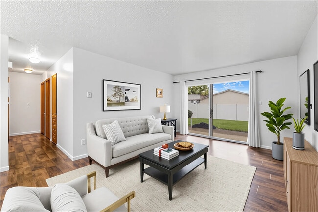 Foto del edificio - 3914 S Regal St