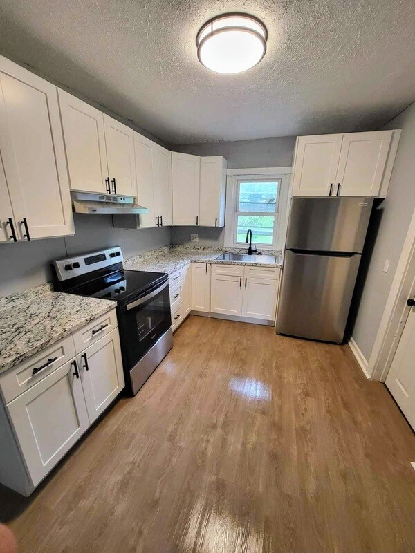 Foto del edificio - 115 W Blanche St