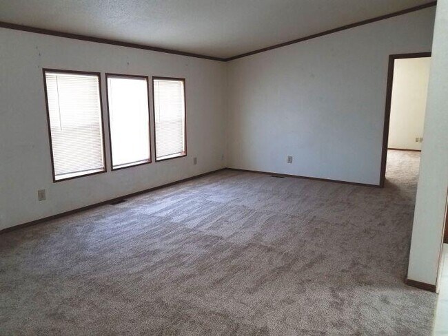 Foto del edificio - 4 bedroom in Shepherd MT 59079