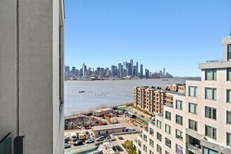 Building Photo - 9 Ave at Port Imperial