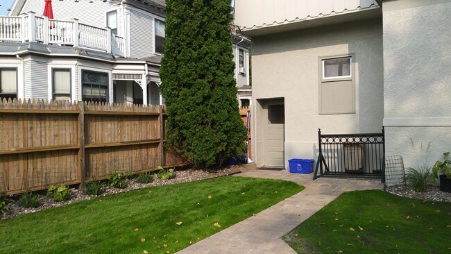 Backyard/Bike Rack - 2514 Girard Ave S