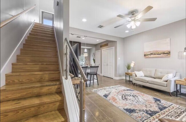 Foto del edificio - FULLY FURNISHED RENTAL AVAILABLE IN LAFAYETTE!