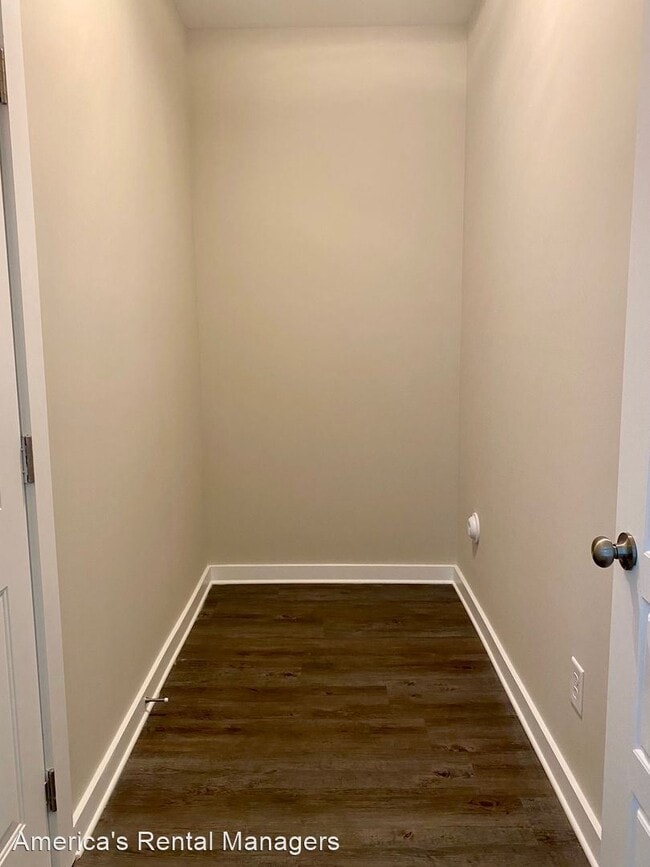 Building Photo - 3 br, 2.5 bath House - 236 Creek Run Way